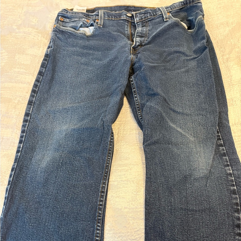 Levi's Men's Relaxed Fit Jeans in Classic Blue